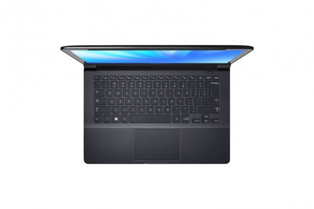 Im Inneren arbeitet ein nicht n&auml;her benannter Quad-Core-Prozessor mit einer Taktrate von bis zu 1,4 GHz. (Bild: Samsung)